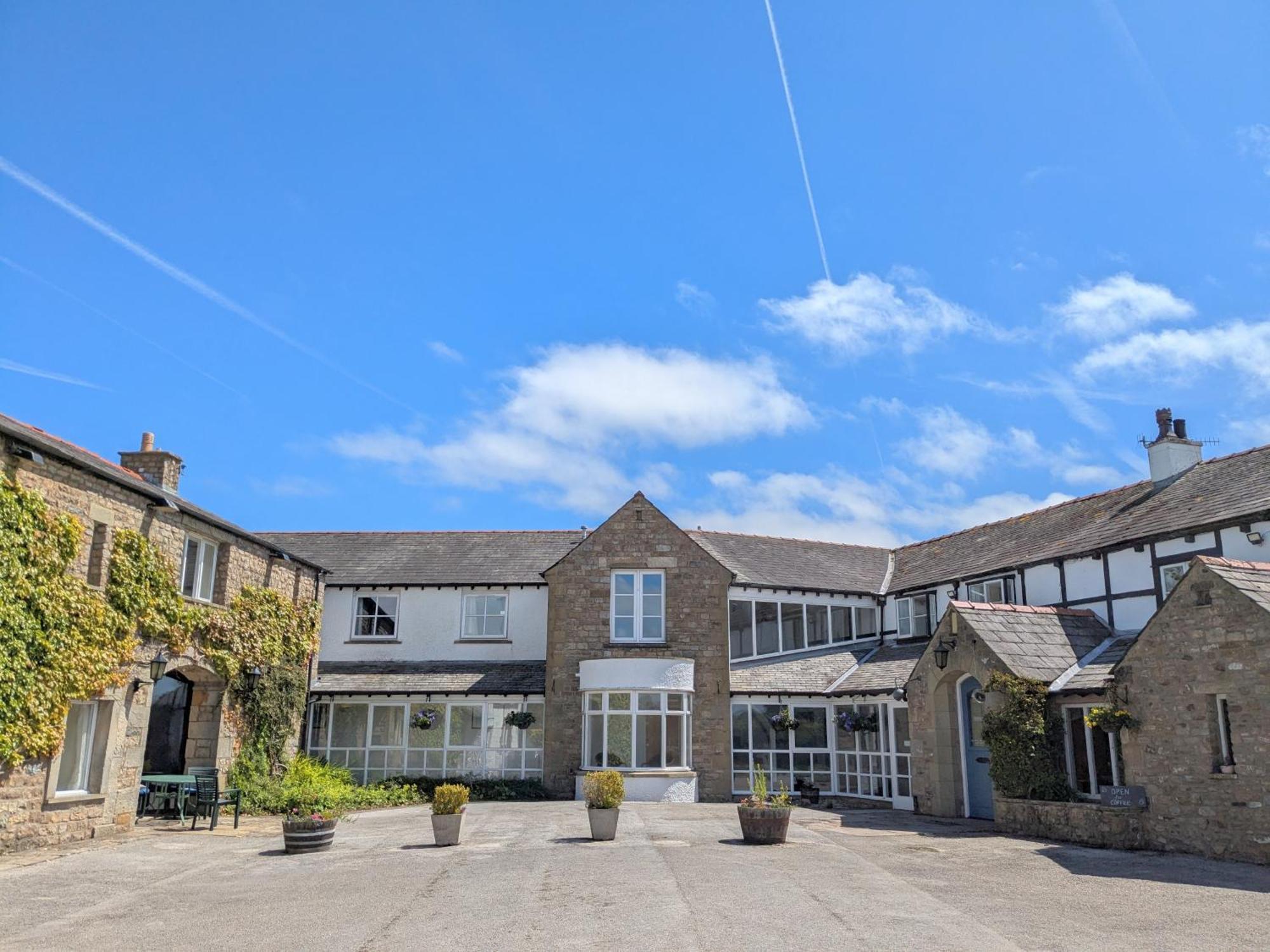 Hotel The Whoop Kirkby Lonsdale Esterno foto