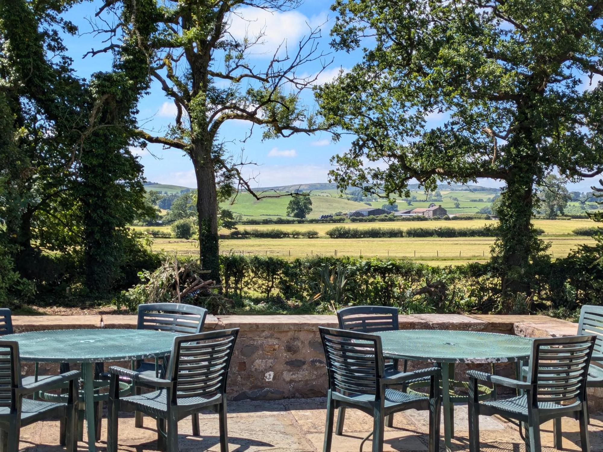 Hotel The Whoop Kirkby Lonsdale Esterno foto